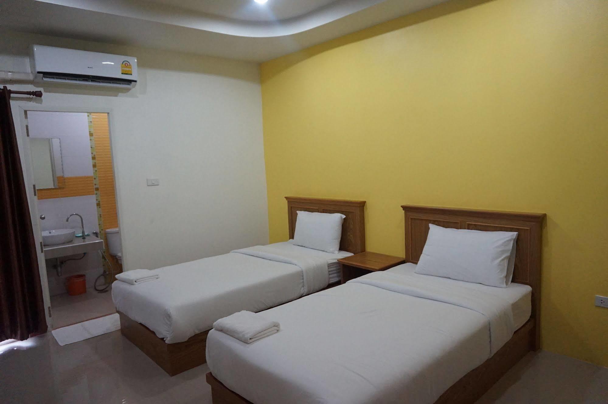 Qbiz Hotel Kalasin Luaran gambar