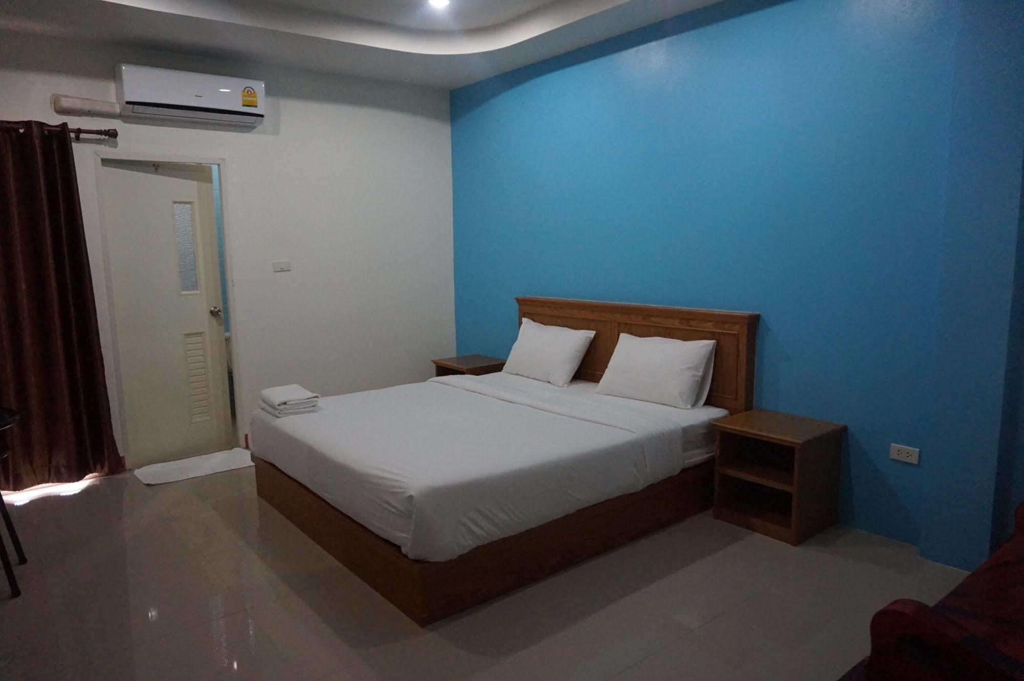 Qbiz Hotel Kalasin Luaran gambar